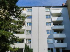 Цены на жилье в Германии, Дома в Берлине обычно	около 4-6 этажей